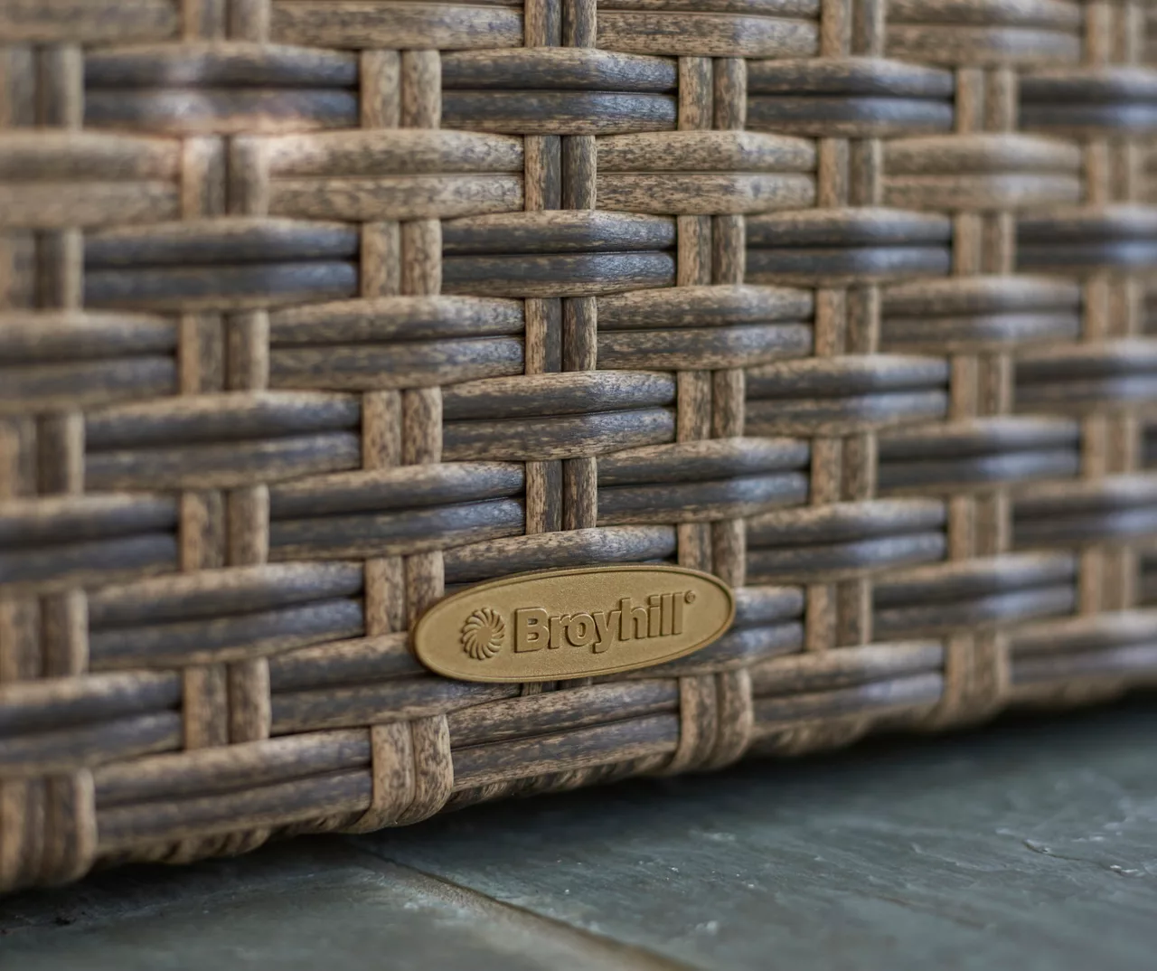 Broyhill Eagle Brooke All-Weather Wicker Cushioned Patio Loveseat 9 Broyhill Eagle Brooke All-Weather Wicker Cushioned Patio Loveseat - Image 7