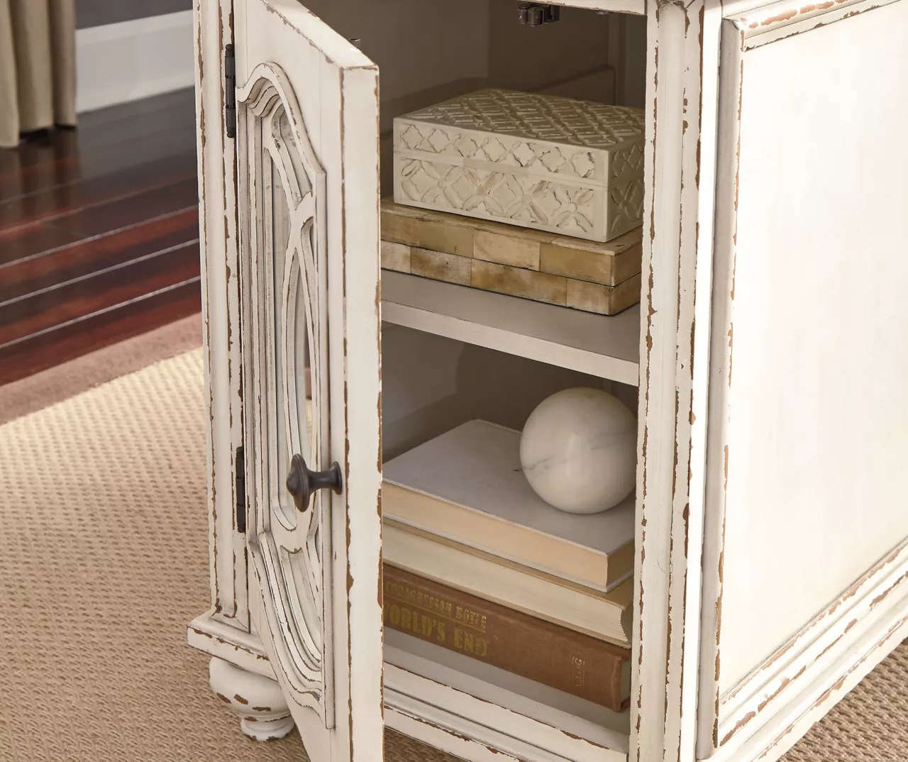 Realyn White & Brown Two-Tone Chairside End Table 8 Realyn White & Brown Two-Tone Chairside End Table - Image 6