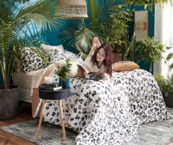 Real Living End Table With Bluetooth Speaker & USB Port -FurniHub Store 810513609 31